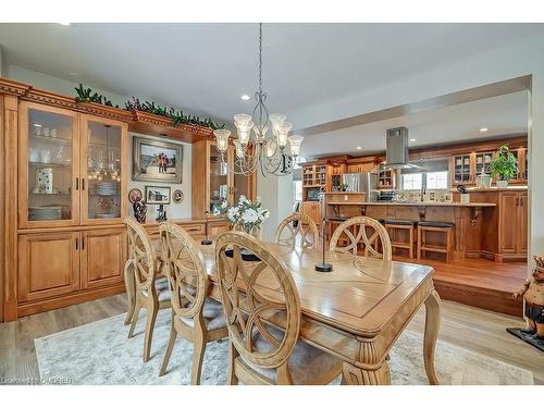 6 Turtle Lake Drive, Halton Hills, ON - Indoor Photo Showing Dining Room