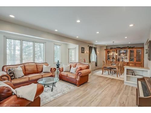 6 Turtle Lake Drive, Halton Hills, ON - Indoor Photo Showing Living Room