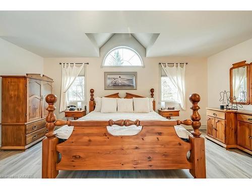 6 Turtle Lake Drive, Halton Hills, ON - Indoor Photo Showing Bedroom