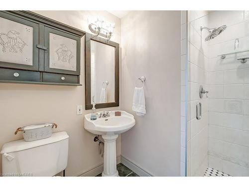 6 Turtle Lake Drive, Halton Hills, ON - Indoor Photo Showing Bathroom