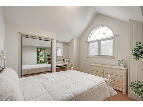 6 Turtle Lake Drive, Halton Hills, ON - Indoor Photo Showing Bedroom