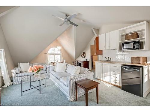 6 Turtle Lake Drive, Halton Hills, ON - Indoor Photo Showing Living Room