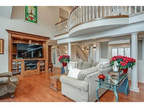 6 Turtle Lake Drive, Halton Hills, ON - Indoor Photo Showing Living Room