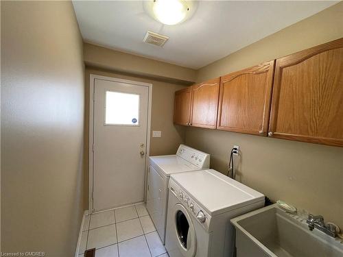 454 Pondview Place, Oakville, ON - Indoor Photo Showing Laundry Room