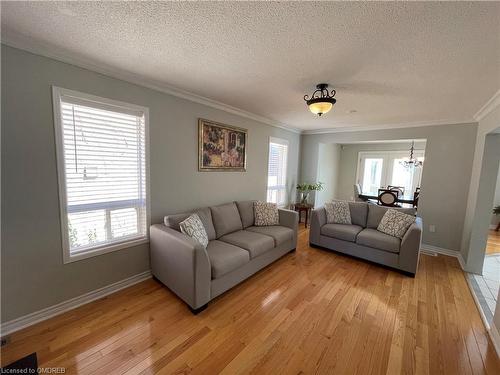 454 Pondview Place, Oakville, ON - Indoor Photo Showing Living Room