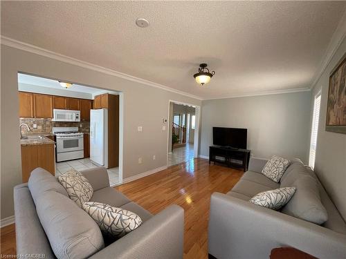 454 Pondview Place, Oakville, ON - Indoor Photo Showing Living Room