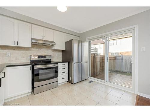 346 Chuchmach Close, Milton, ON - Indoor Photo Showing Kitchen