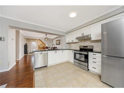 346 Chuchmach Close, Milton, ON - Indoor Photo Showing Kitchen