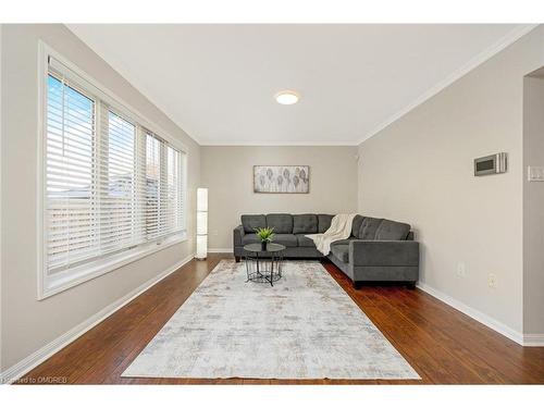 346 Chuchmach Close, Milton, ON - Indoor Photo Showing Living Room