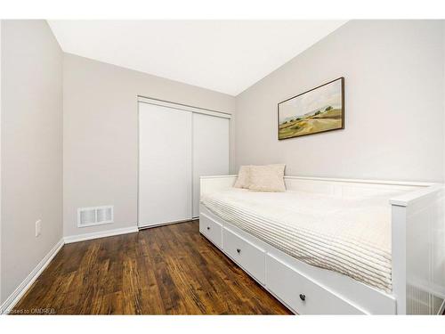 346 Chuchmach Close, Milton, ON - Indoor Photo Showing Bedroom