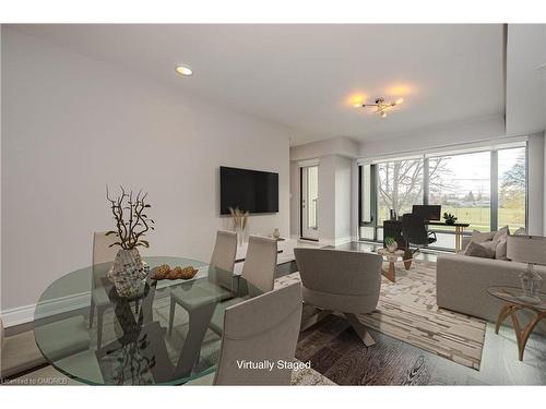 718-138 Widdicombe Hill Boulevard, Etobicoke, ON - Indoor Photo Showing Living Room