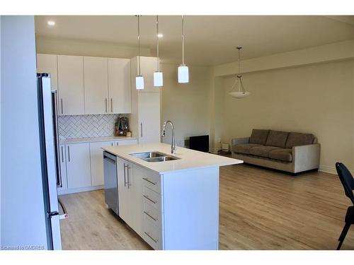 14 Paradise Grove, Niagara-On-The-Lake, ON - Indoor Photo Showing Kitchen With Double Sink