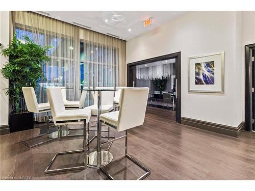 1306-65 Speers Road, Oakville, ON - Indoor Photo Showing Dining Room