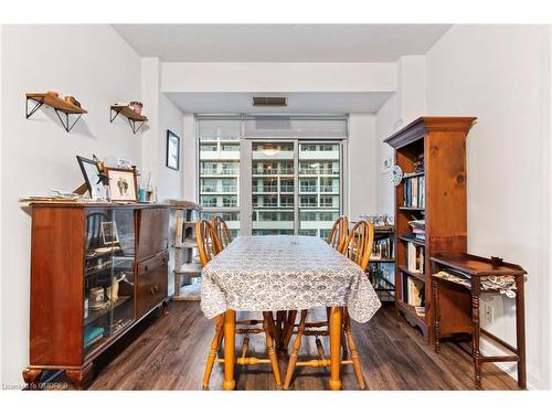 1306-65 Speers Road, Oakville, ON - Indoor Photo Showing Dining Room