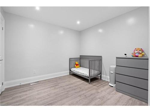 2993 Innisfil Beach Road, Innisfil, ON - Indoor Photo Showing Bedroom