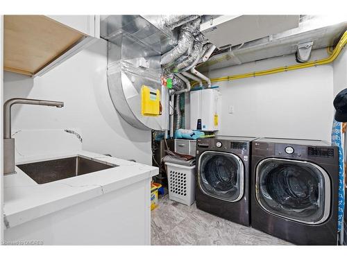 2993 Innisfil Beach Road, Innisfil, ON - Indoor Photo Showing Laundry Room