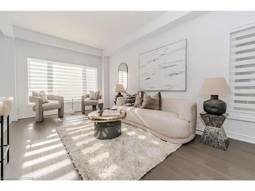 31 Baker Lane Lane, Paris, ON - Indoor Photo Showing Living Room