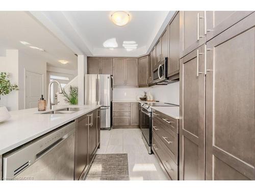 31 Baker Lane Lane, Paris, ON - Indoor Photo Showing Kitchen With Double Sink With Upgraded Kitchen