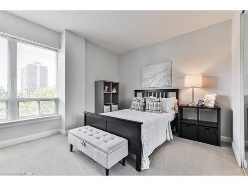 514-430 Pearl Street, Burlington, ON - Indoor Photo Showing Bedroom