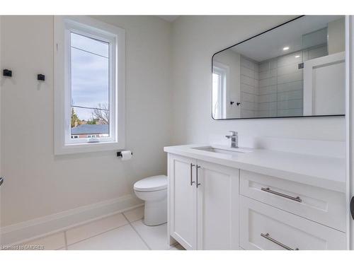 601 Maplehurst Avenue, Oakville, ON - Indoor Photo Showing Bathroom