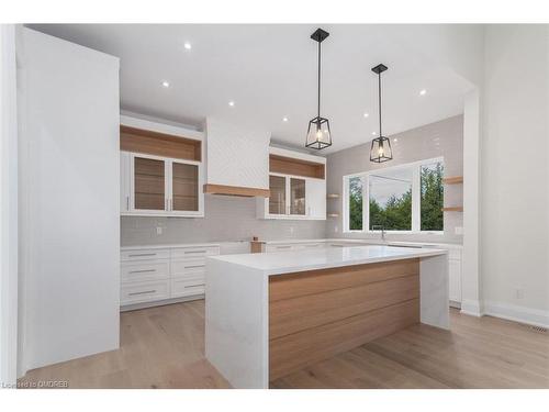 601 Maplehurst Avenue, Oakville, ON - Indoor Photo Showing Kitchen