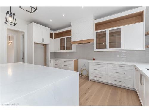 601 Maplehurst Avenue, Oakville, ON - Indoor Photo Showing Kitchen