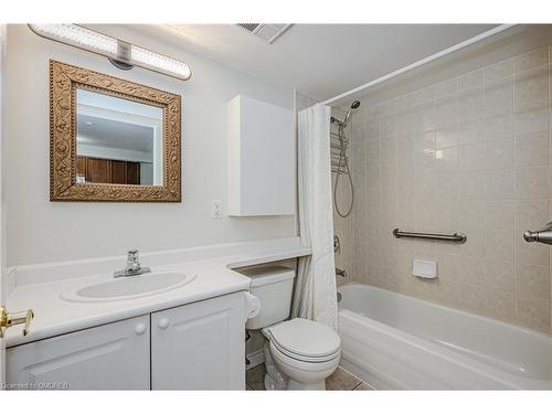 103-2300 Parkhaven Boulevard, Oakville, ON - Indoor Photo Showing Bathroom