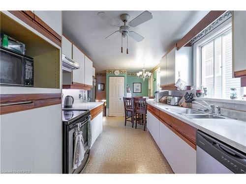 35 Parkland Crescent, Kitchener, ON - Indoor Photo Showing Kitchen With Double Sink