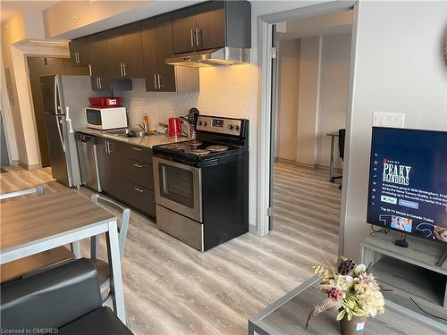 B510-275 Larch Street, Waterloo, ON - Indoor Photo Showing Kitchen With Stainless Steel Kitchen