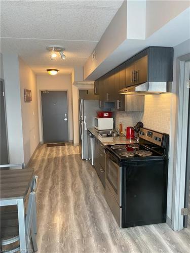 B510-275 Larch Street, Waterloo, ON - Indoor Photo Showing Kitchen