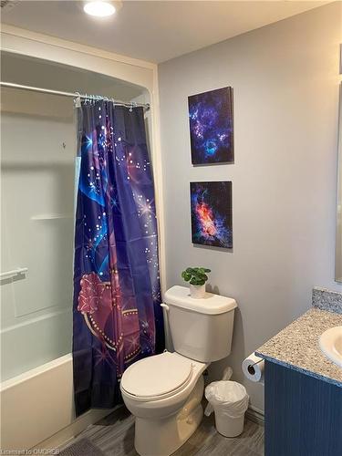 B510-275 Larch Street, Waterloo, ON - Indoor Photo Showing Bathroom