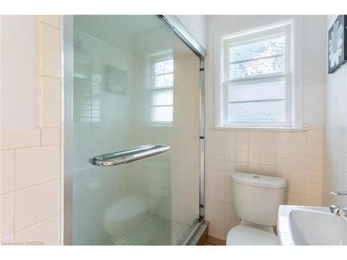 402 Guelph Line, Burlington, ON - Indoor Photo Showing Bathroom