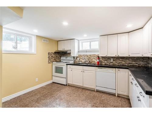 402 Guelph Line, Burlington, ON - Indoor Photo Showing Kitchen