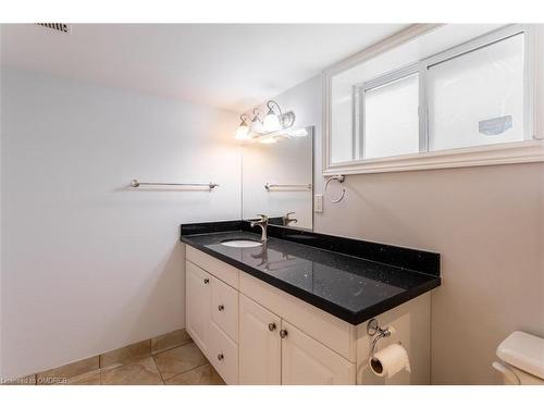 402 Guelph Line, Burlington, ON - Indoor Photo Showing Bathroom