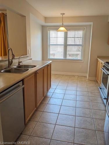 926 Deverell Place, Milton, ON - Indoor Photo Showing Kitchen With Double Sink