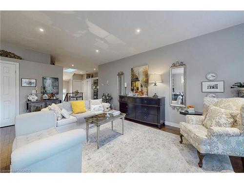 43 Oarsman Crescent, St. Catharines, ON - Indoor Photo Showing Living Room