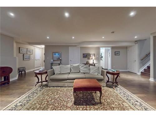 43 Oarsman Crescent, St. Catharines, ON - Indoor Photo Showing Living Room