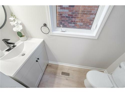 137 Willet Terrace, Milton, ON - Indoor Photo Showing Bathroom