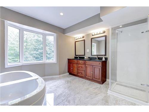 2116 Munn'S Avenue, Oakville, ON - Indoor Photo Showing Bathroom