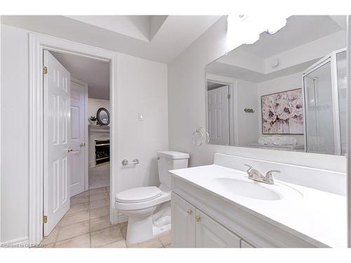 2116 Munn'S Avenue, Oakville, ON - Indoor Photo Showing Bathroom