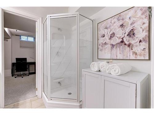 2116 Munn'S Avenue, Oakville, ON - Indoor Photo Showing Laundry Room