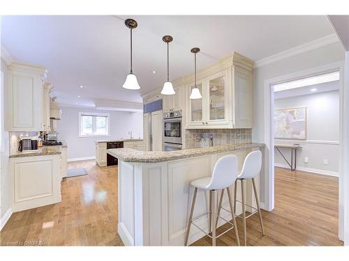 2116 Munn'S Avenue, Oakville, ON - Indoor Photo Showing Kitchen With Upgraded Kitchen