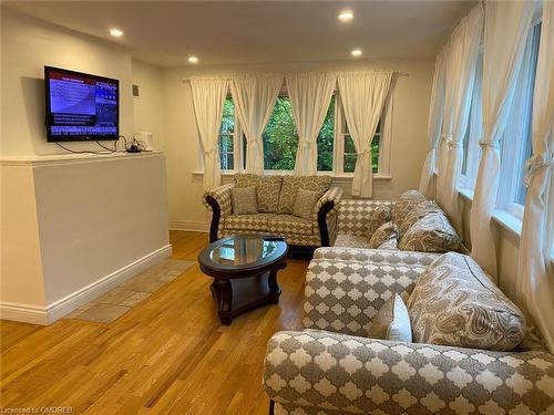 1235 Old River Road, Mississauga, ON - Indoor Photo Showing Living Room