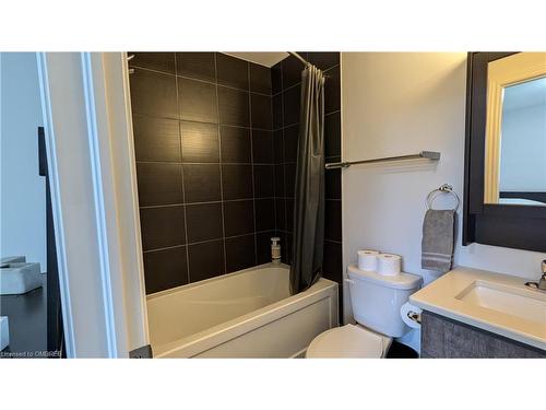 90 Robert Peel Road, Kitchener, ON - Indoor Photo Showing Bathroom