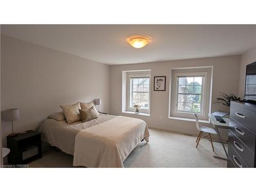 90 Robert Peel Road, Kitchener, ON - Indoor Photo Showing Bedroom