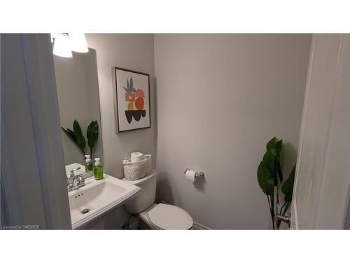 90 Robert Peel Road, Kitchener, ON - Indoor Photo Showing Bathroom