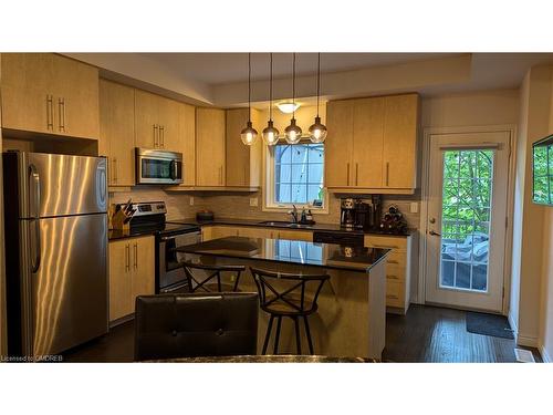 90 Robert Peel Road, Kitchener, ON - Indoor Photo Showing Kitchen With Stainless Steel Kitchen