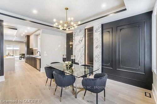 1404 Wren Avenue, Oakville, ON - Indoor Photo Showing Dining Room