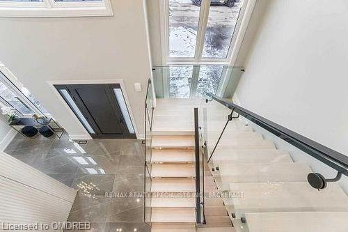 1404 Wren Avenue, Oakville, ON - Indoor