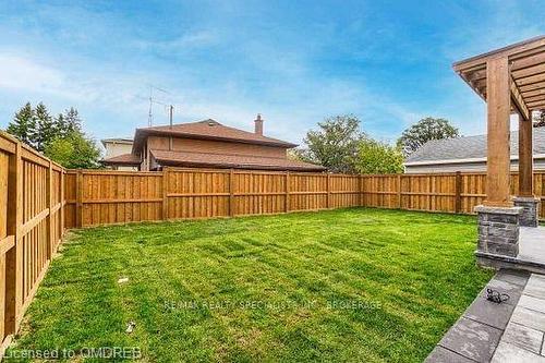 1404 Wren Avenue, Oakville, ON - Outdoor